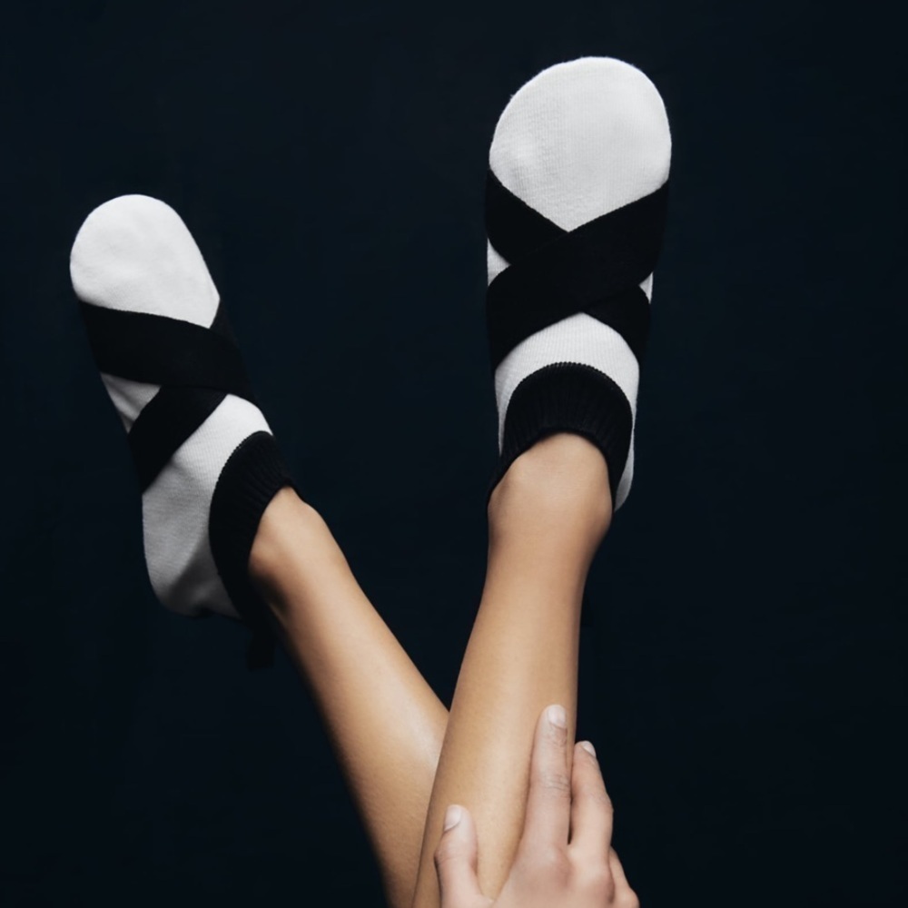 ZARA Contrast Knit Slippers